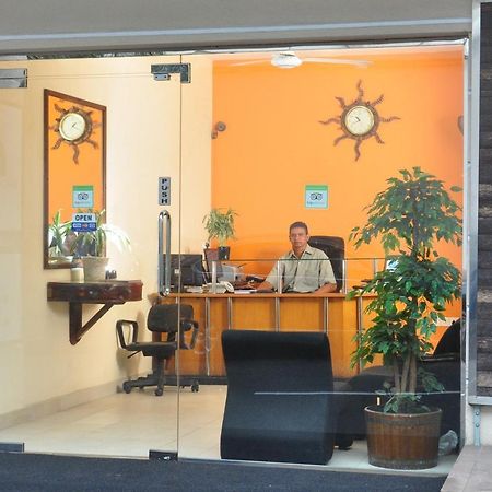 Aca Accommodation Коломбо Екстериор снимка