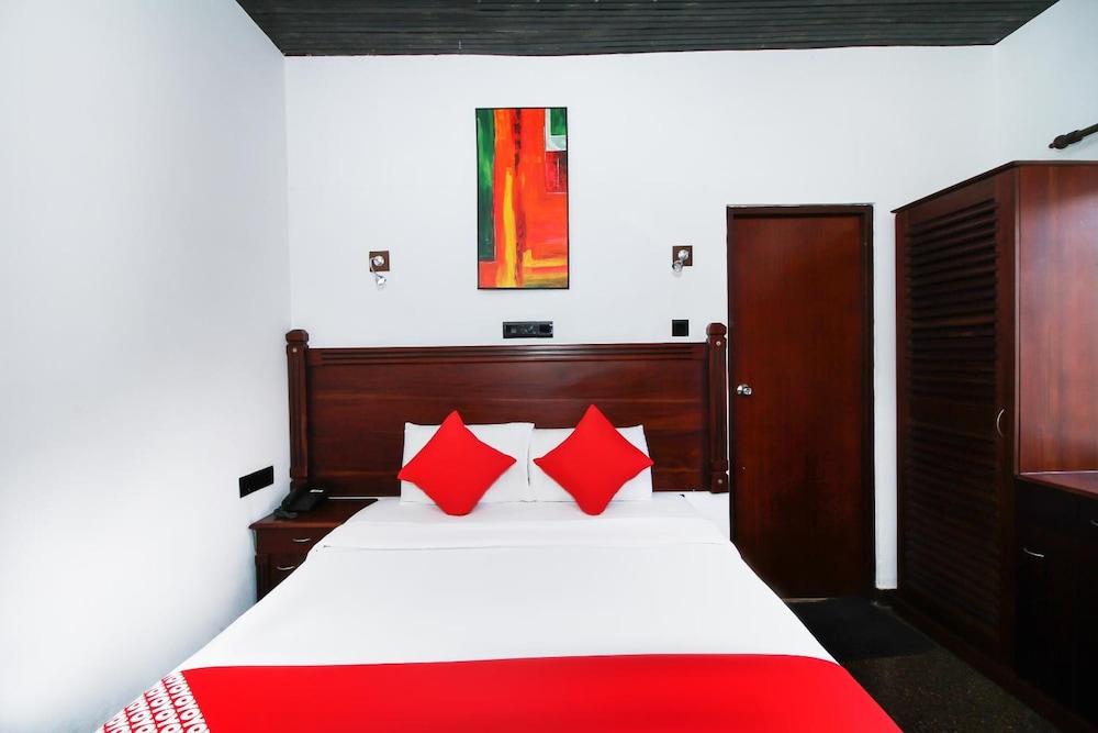 Aca Accommodation Коломбо Екстериор снимка