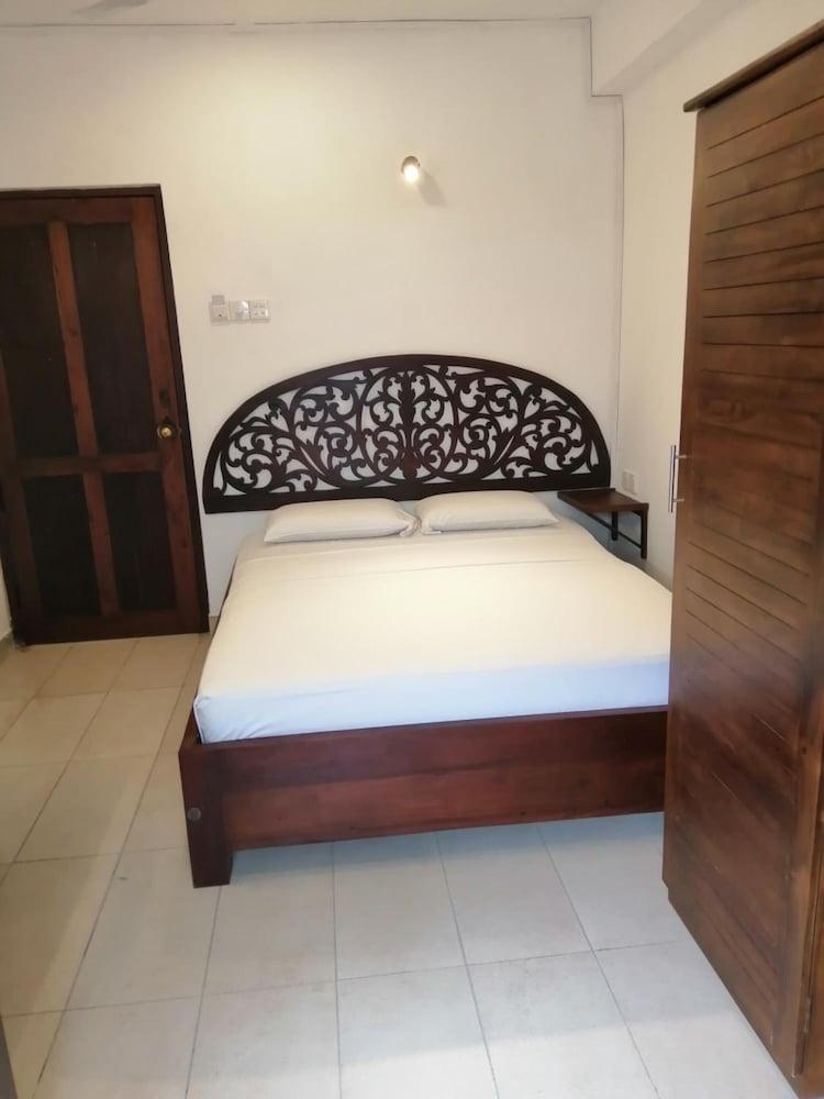 Aca Accommodation Коломбо Екстериор снимка