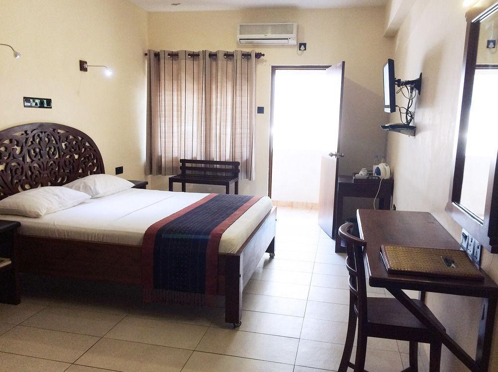 Aca Accommodation Коломбо Екстериор снимка