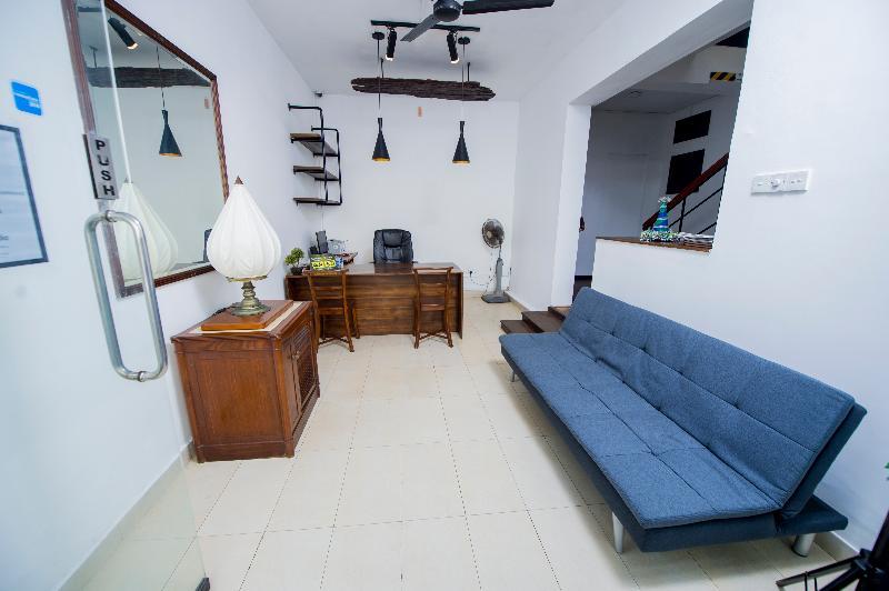 Aca Accommodation Коломбо Екстериор снимка